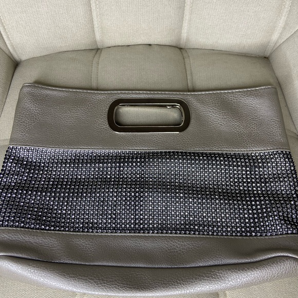Rhinestone clutch with handle - Picture 3 of 3